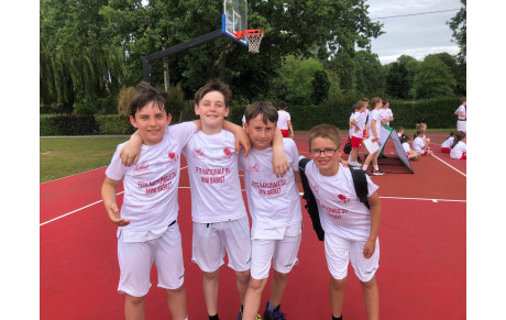 Nos jeunes à Montsurs pour la "Fête Nationale du Minibasket"